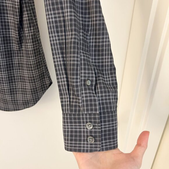 John Varvatos Men's Classic Fit Navy Blue Plaid Button Down Shirt 15.5, 34/35 - Picture 2 of 7